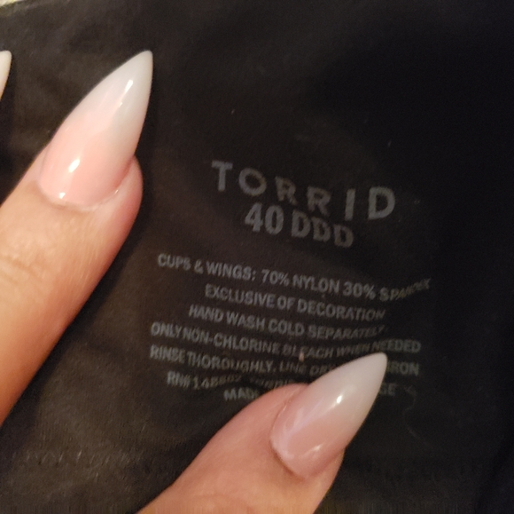 Black strapless bra ( SOLD ) - Picture 3 of 3